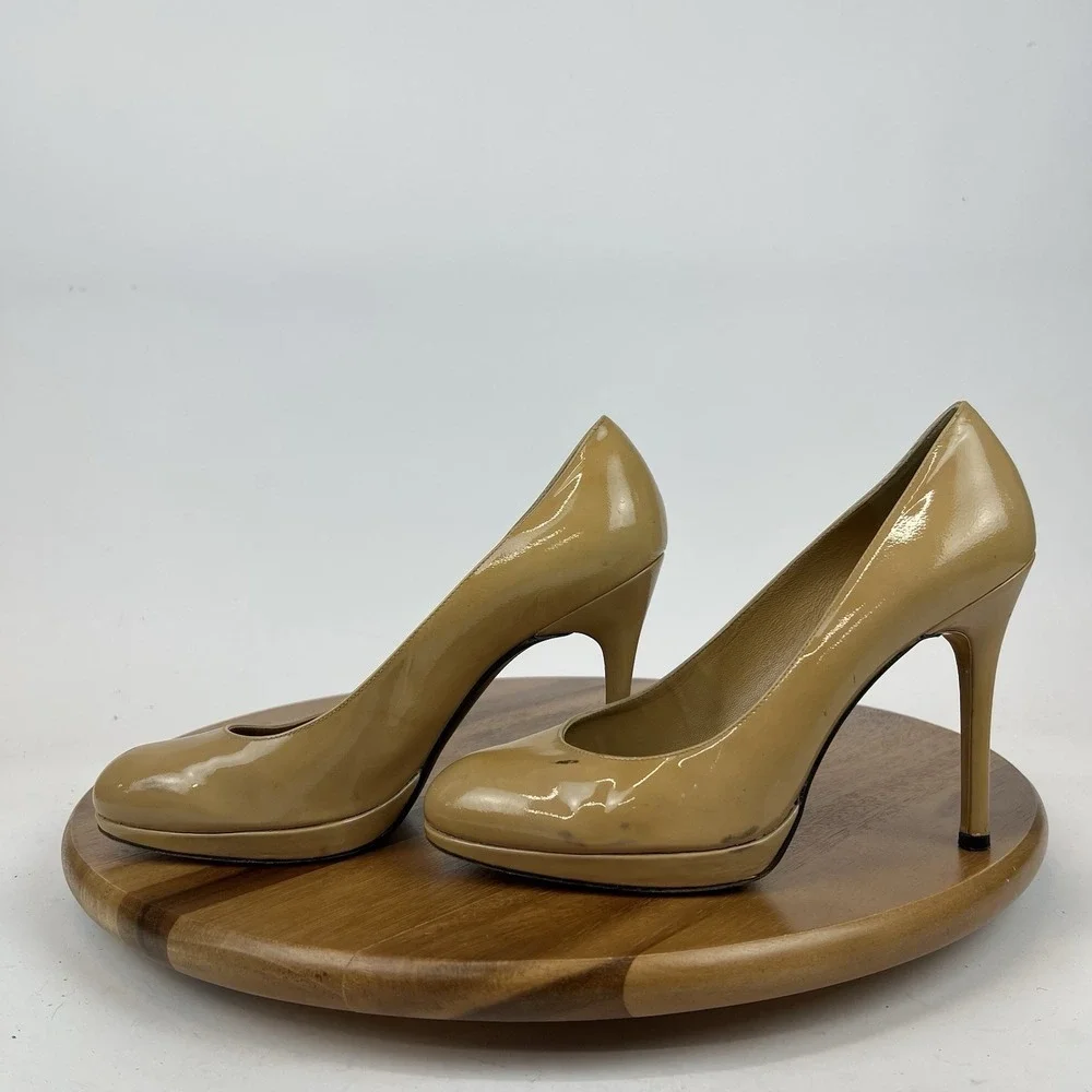 Womens Stuart Weitzman Nude Beige‎ Patent Leather Slip On Pumps Heels Size  9 M